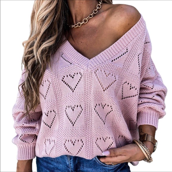 Sweaters - Baby pink heart sweater